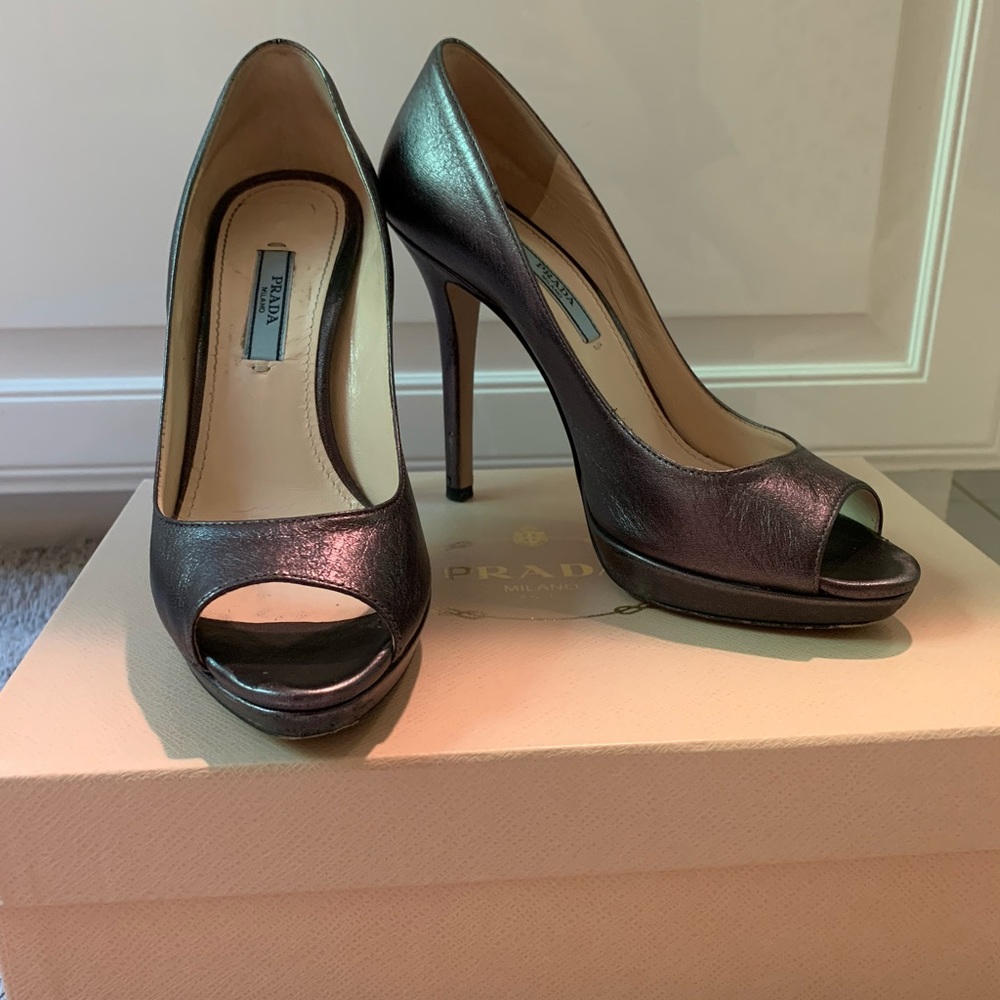 Prada Gray Metallic Silver Peep Toe Pumps 36.5 - Picture 2 of 7